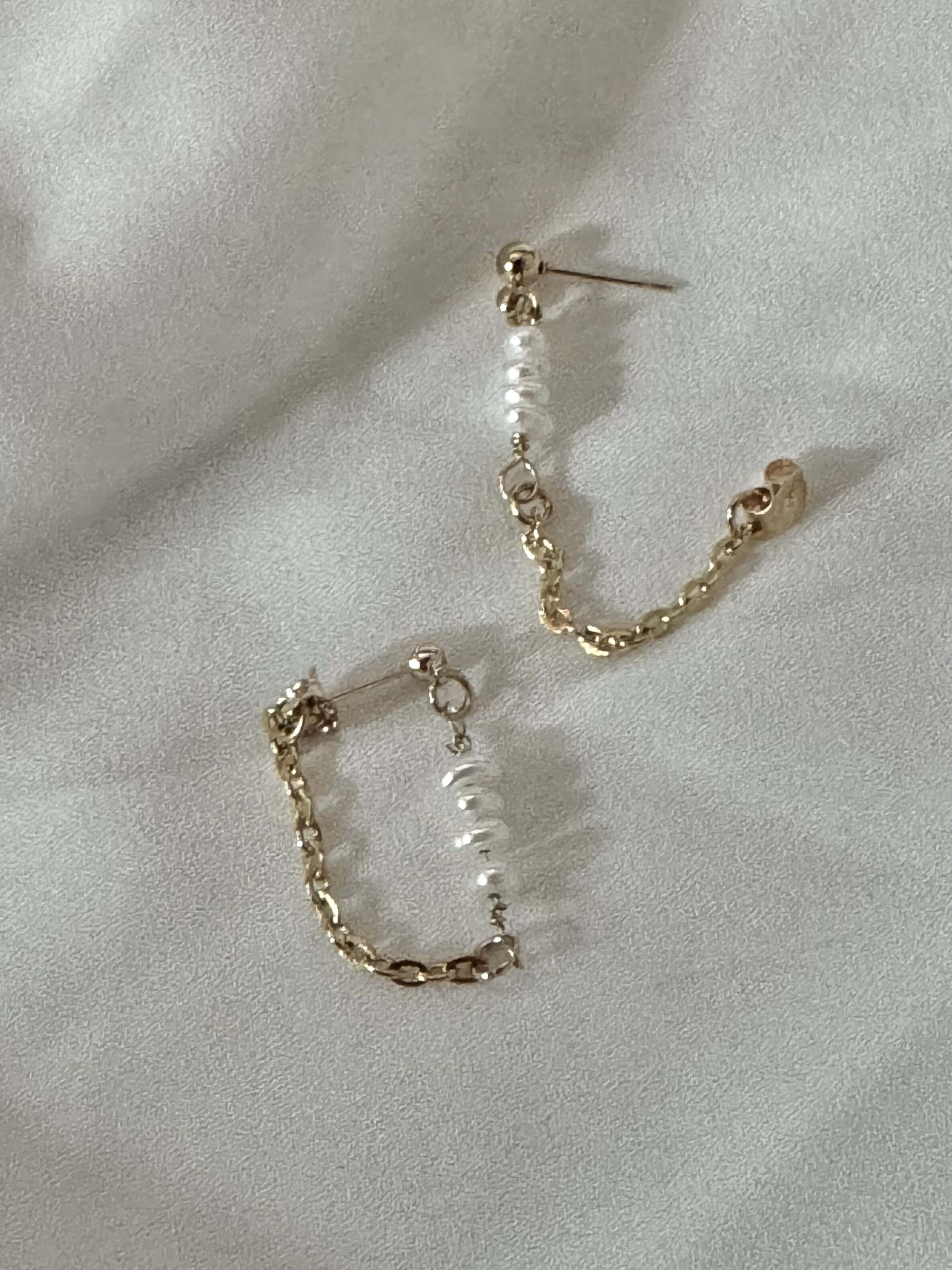 Aurora Pearl Earrings - Deluxur