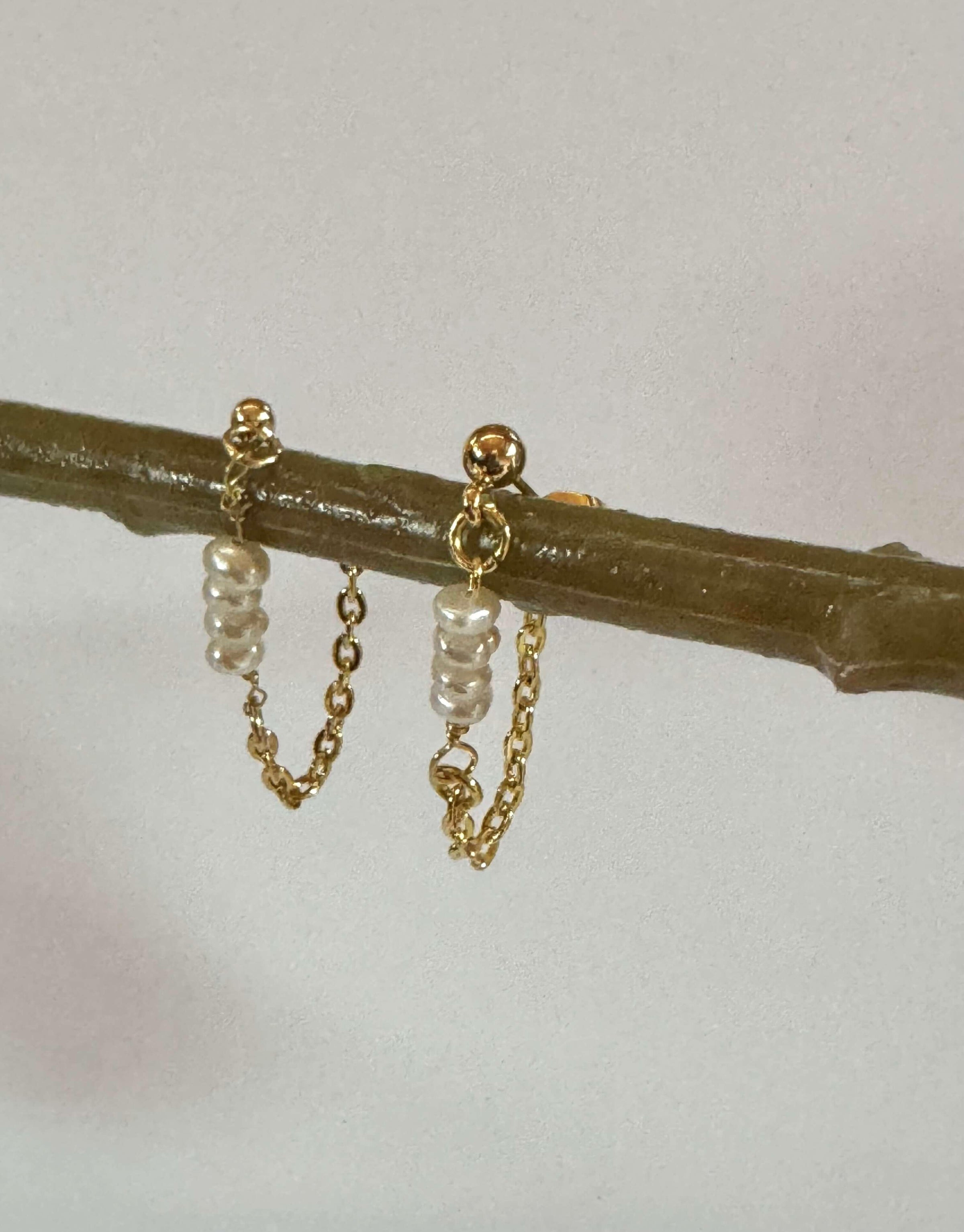 Aurora Pearl Earrings - Deluxur