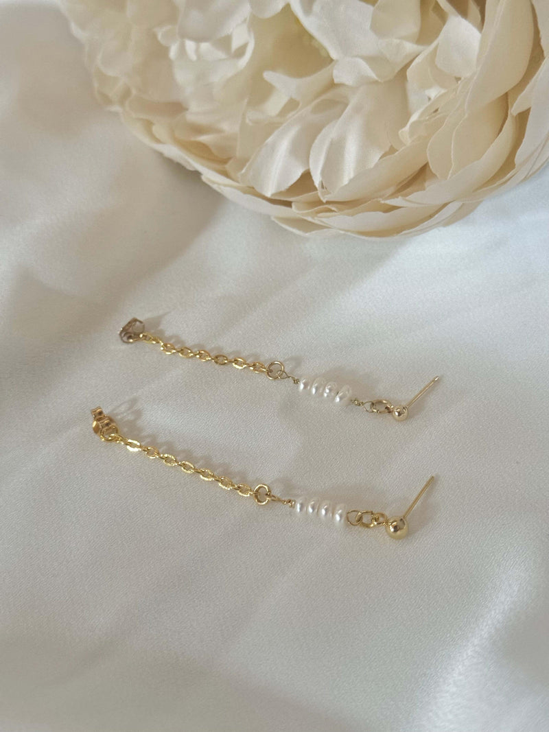 Aurora Pearl Earrings - Deluxur