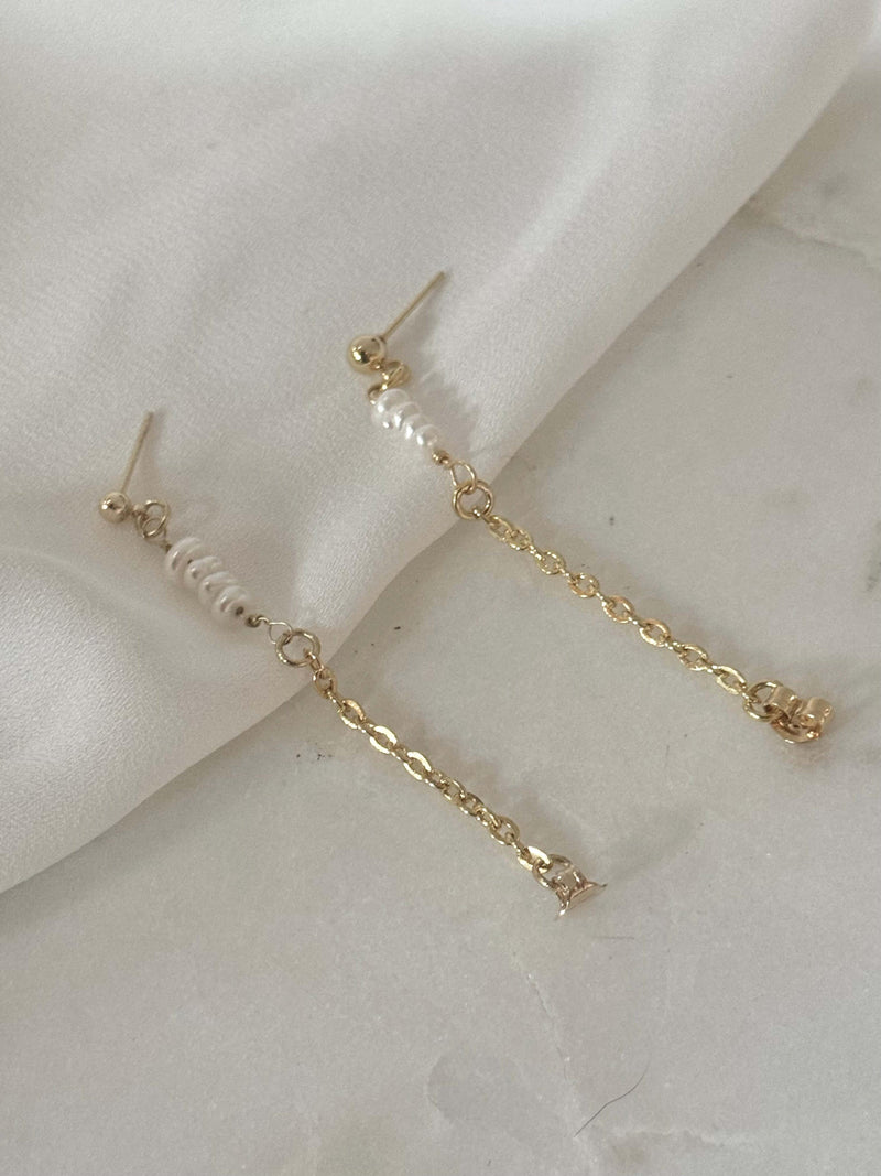 Aurora Pearl Earrings - Deluxur