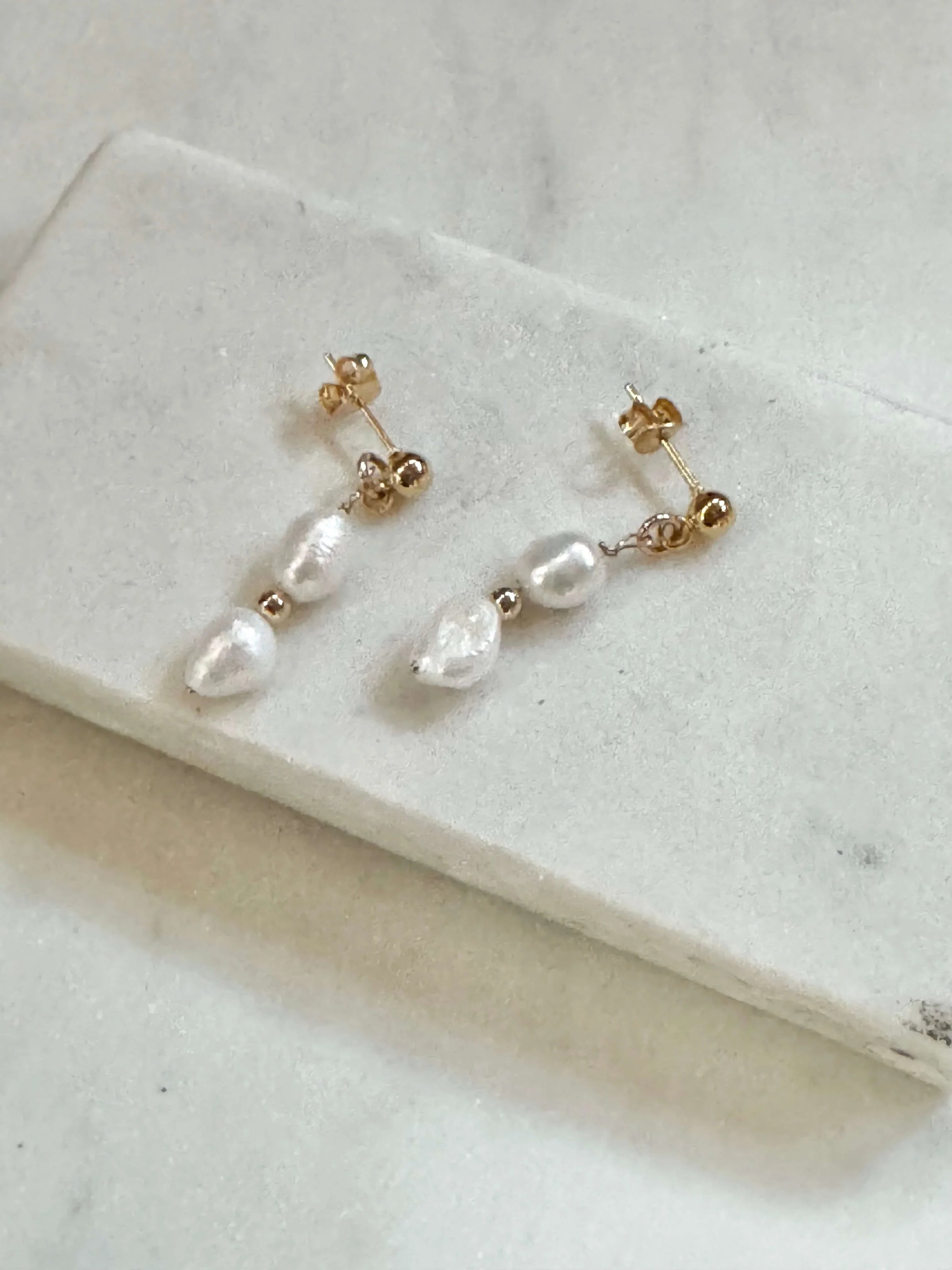 Calista Pearl Earrings - Deluxur