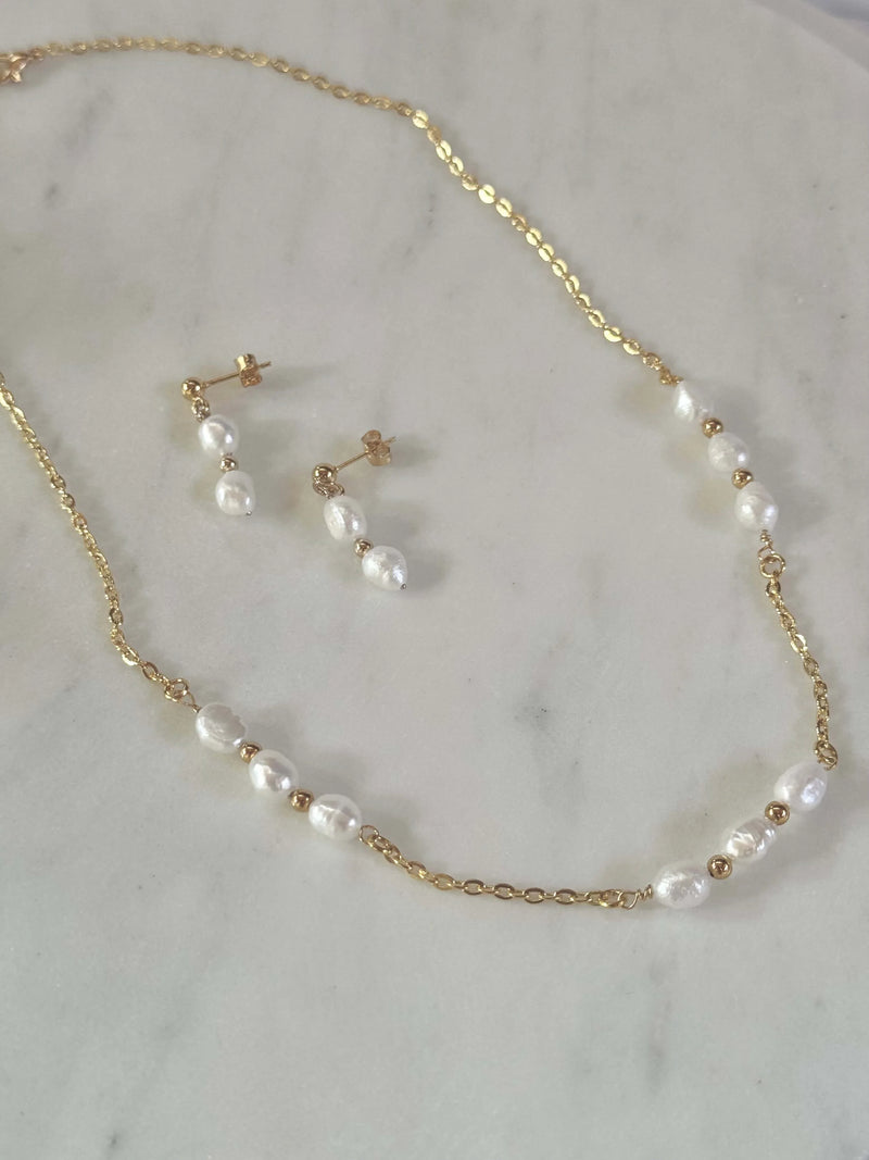 Calista Pearl Earrings - Deluxur