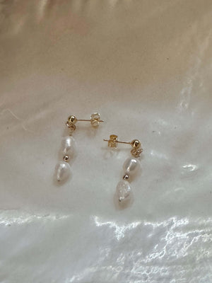 Calista Pearl Earrings - Deluxur