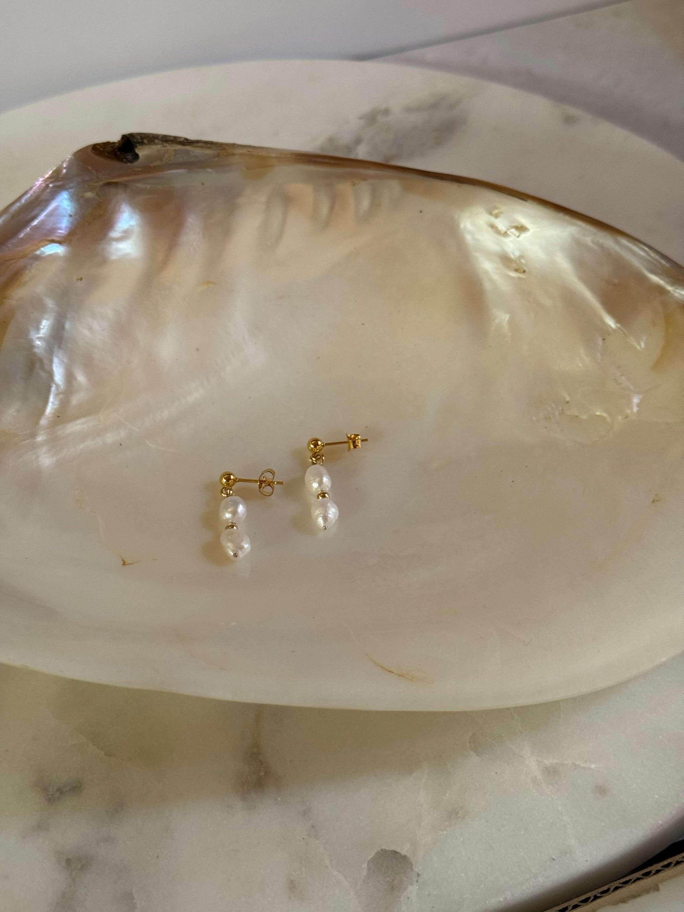 Calista Pearl Earrings - Deluxur