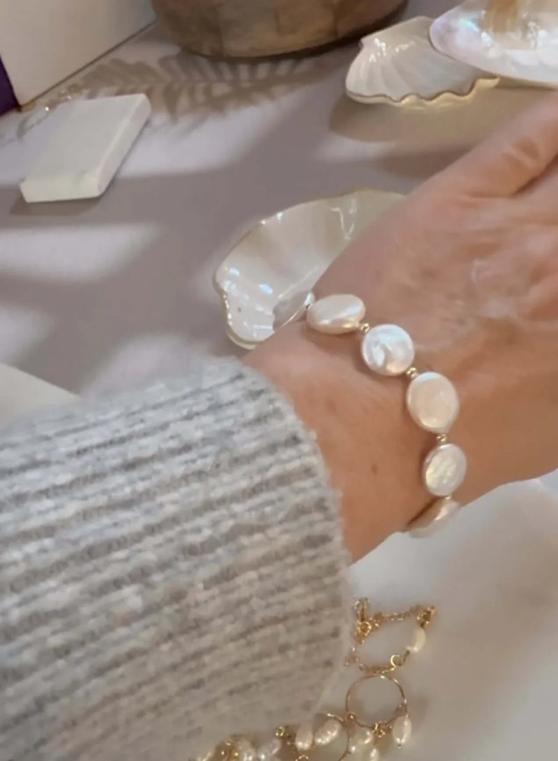 Coin Pearls Bracelet - Deluxur