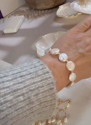 Coin Pearls Bracelet - Deluxur