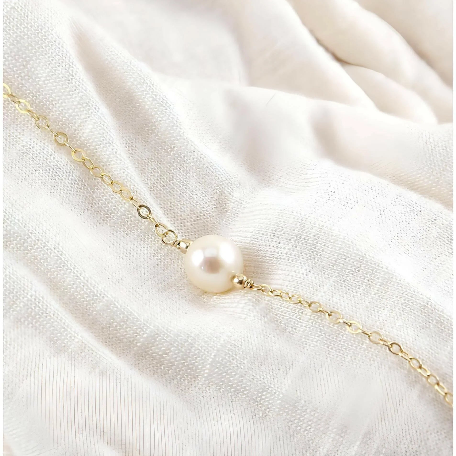 Claire Pearl Choker Necklace - Deluxur