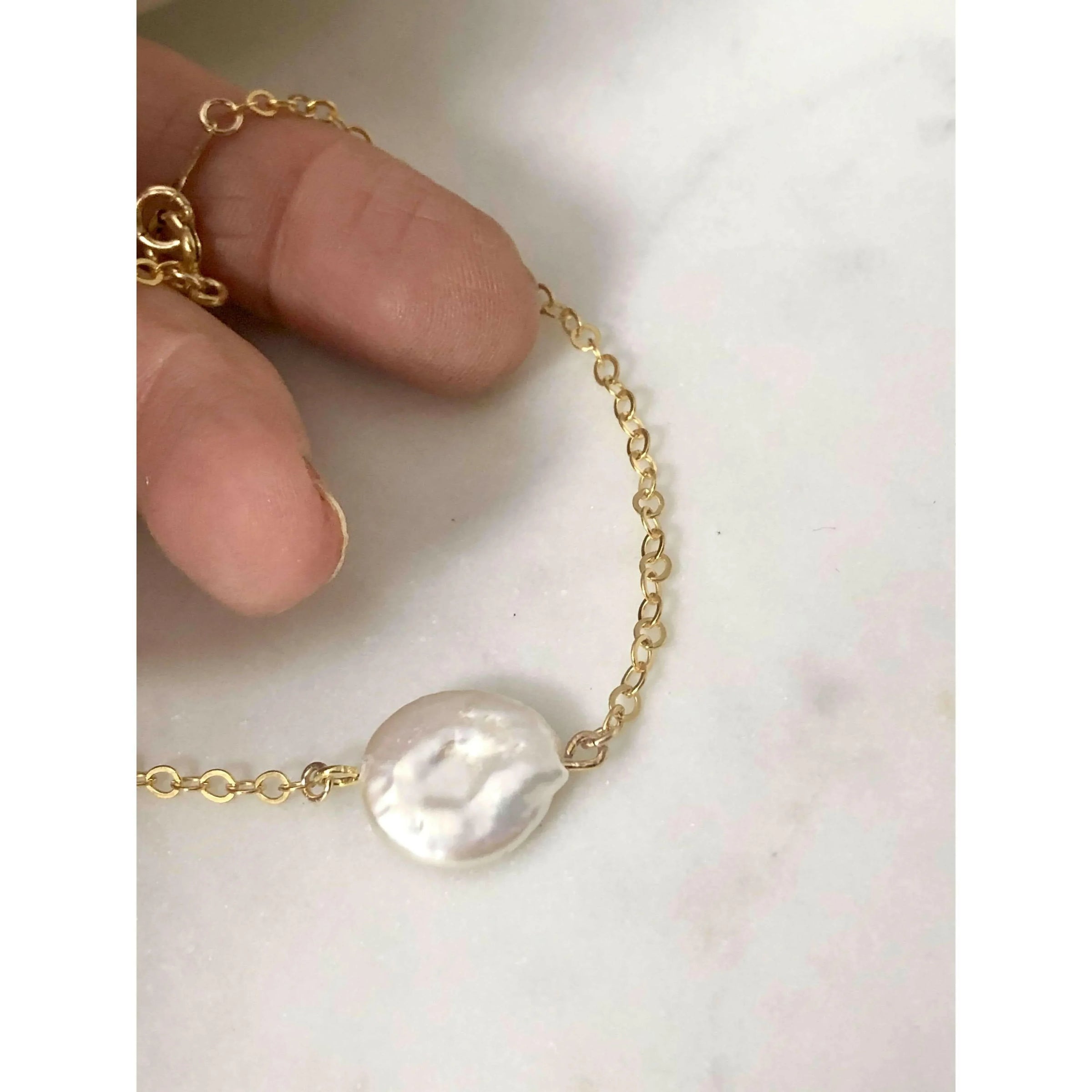 Dainty Pearl Bracelet-Deluxur
