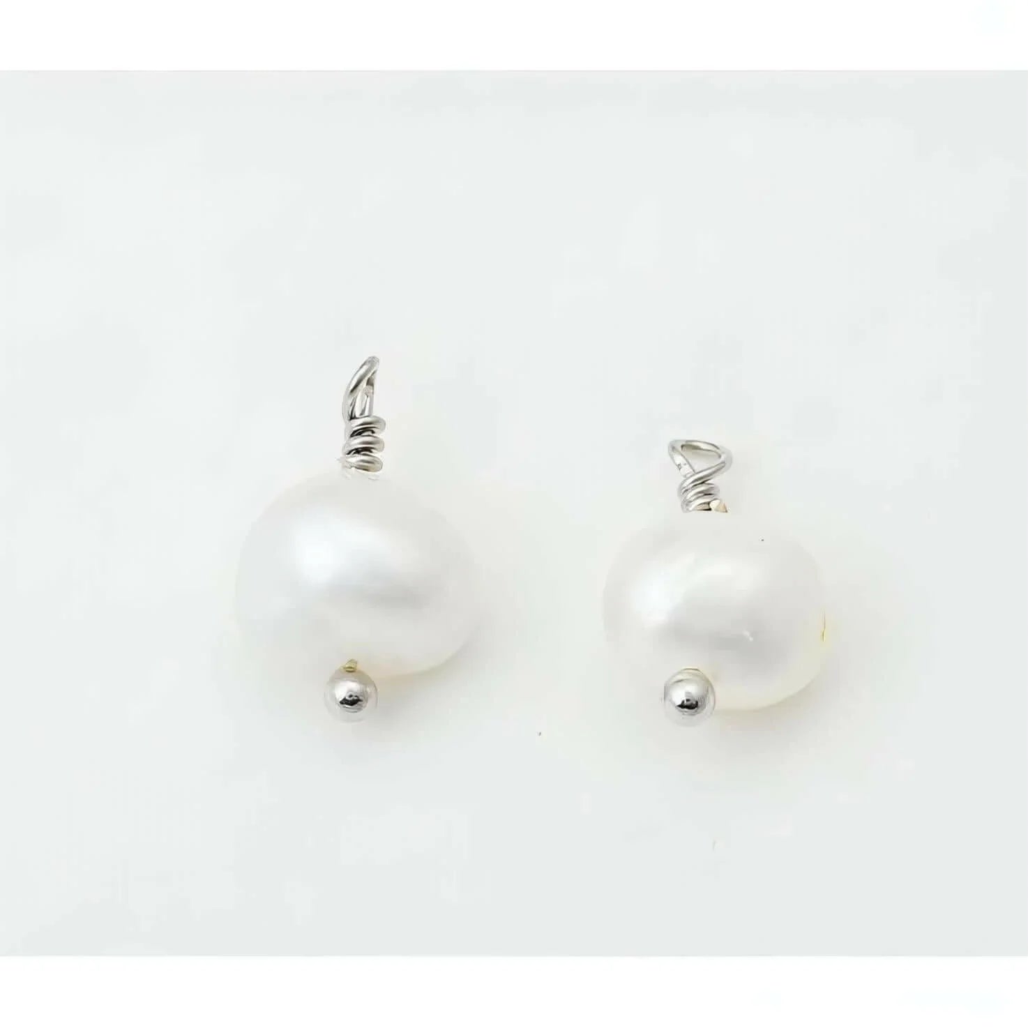 Fresh Water Pearl Charm - Deluxur