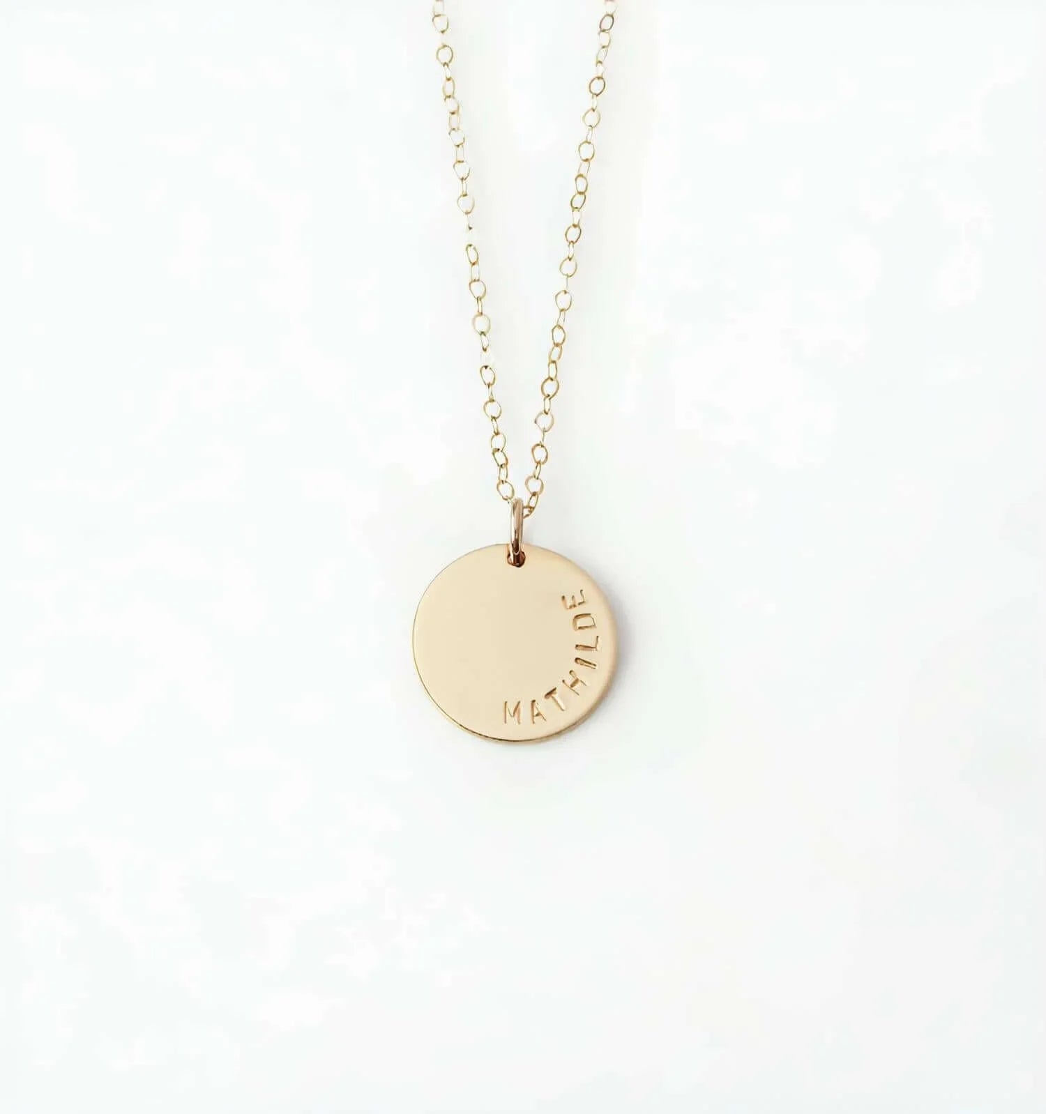Kylie Curved Name Necklace-Deluxur