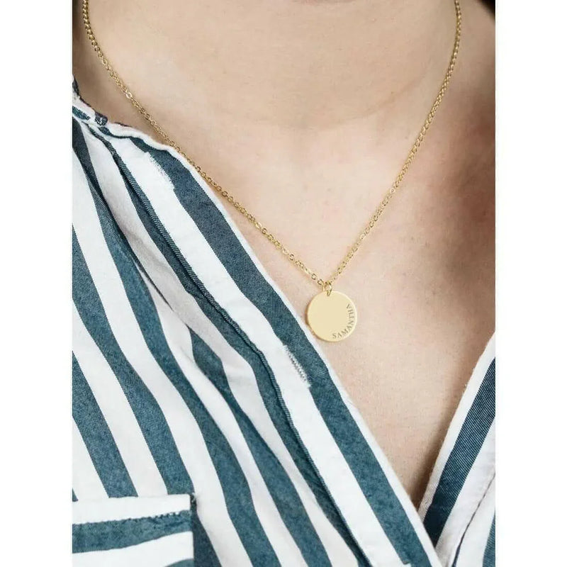 Kylie Curved Name Necklace-Deluxur