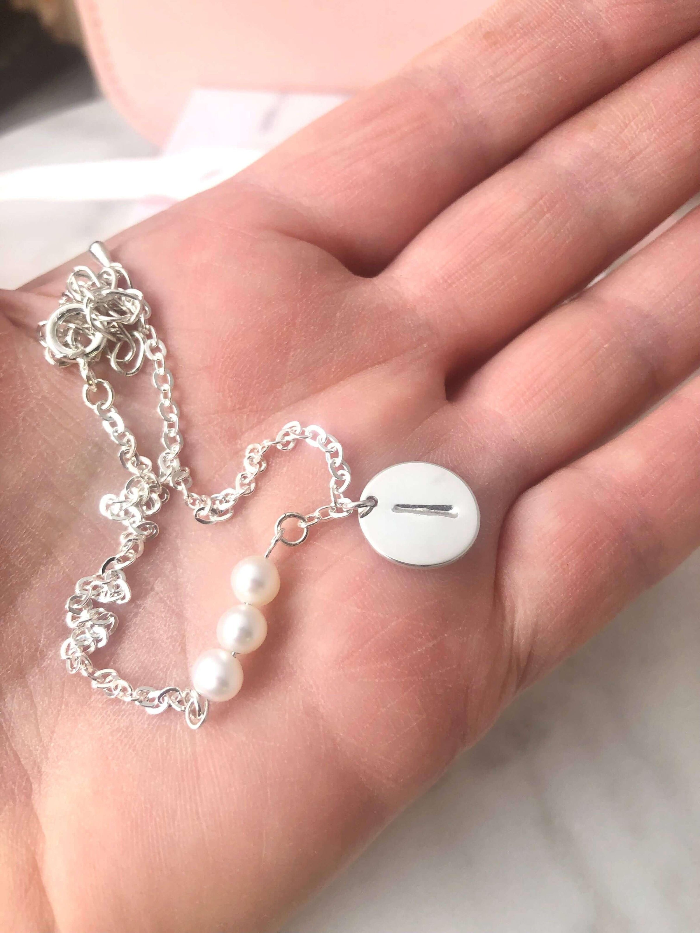 Personalised Pearl Bracelet-Deluxur